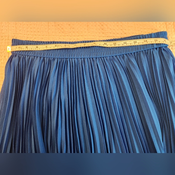 Michael Kors Elegant Royal Blue Pleated Skirt Elastic Waist Stretch 1X Old Money - Picture 6 of 8